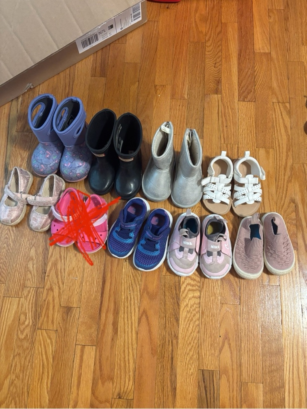 Kids girls shoes read description
